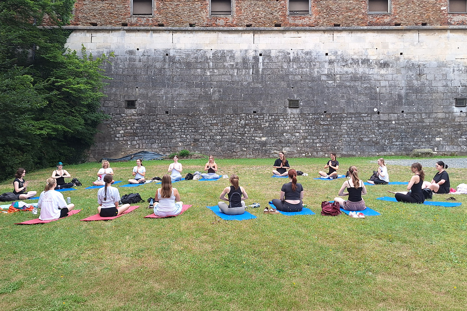 Yogaausklang von Schüler:innen der HAK/HAS Leibnitz
